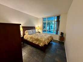 Building Photo - 850 Beech St