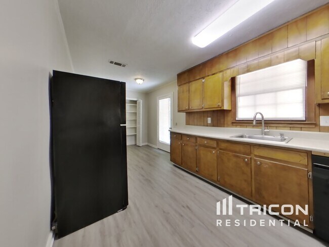 Building Photo - 188 Misty Hollow Way