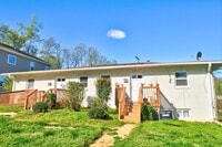 Building Photo - Cute 2 bedroom - Close to Downtown Carrboro and  UNC!