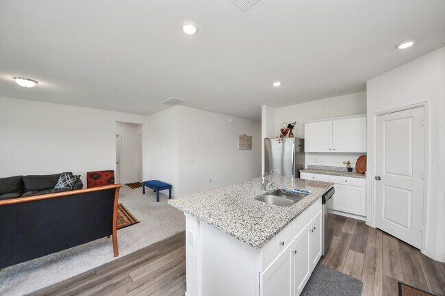 Building Photo - 4830 Highland Spgs Dr