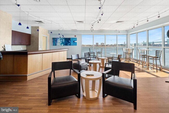 Primary Photo - 901 N Penn St