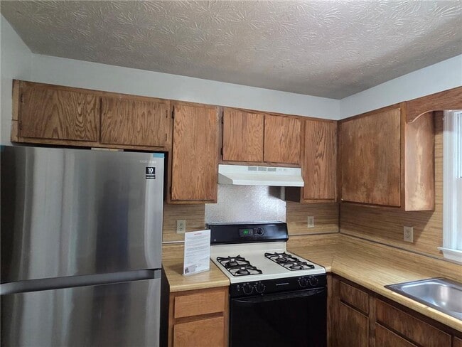 Building Photo - 876 Indian Lake Dr NW