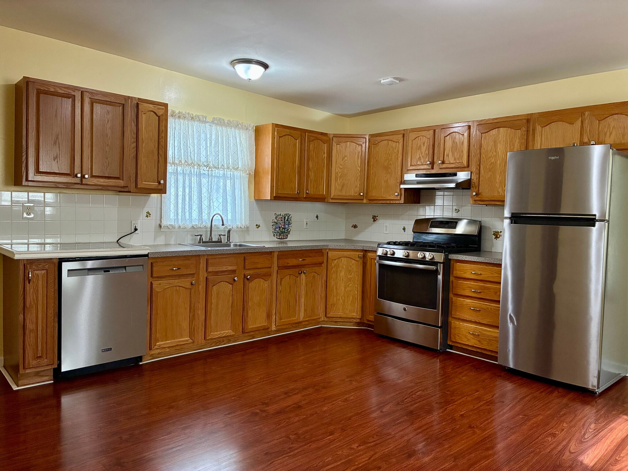 Building Photo - 42 Primrose St