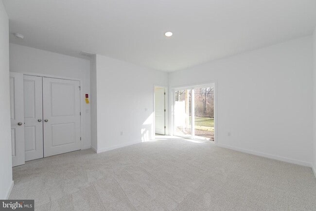 Building Photo - 65 Basswood St