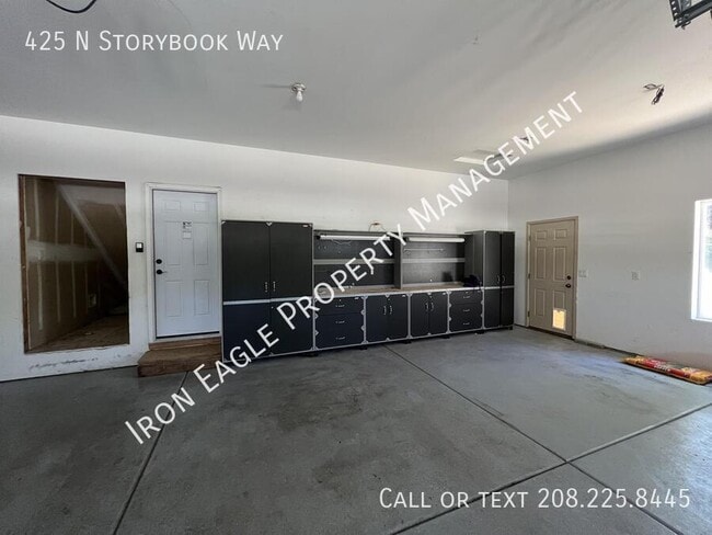 Building Photo - 425 N Story Book Way