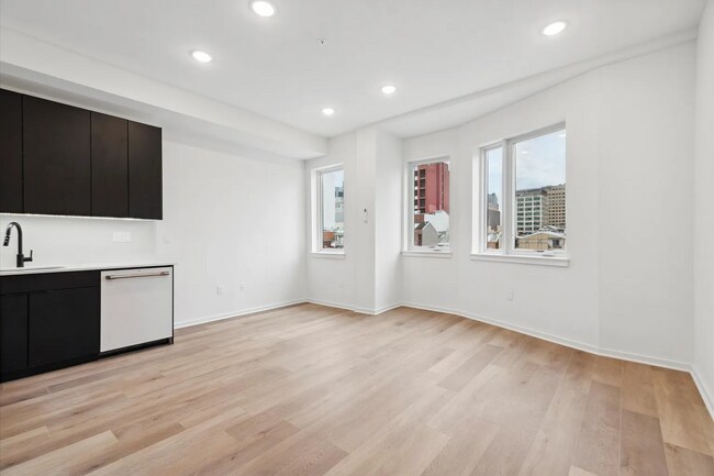 Building Photo - 245 N 12th St