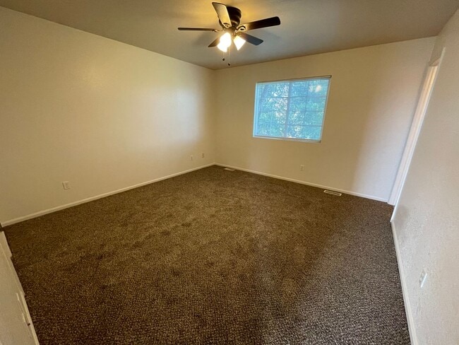 Building Photo - Charming 4-Bedroom, 3-Bathroom Home in West Greeley