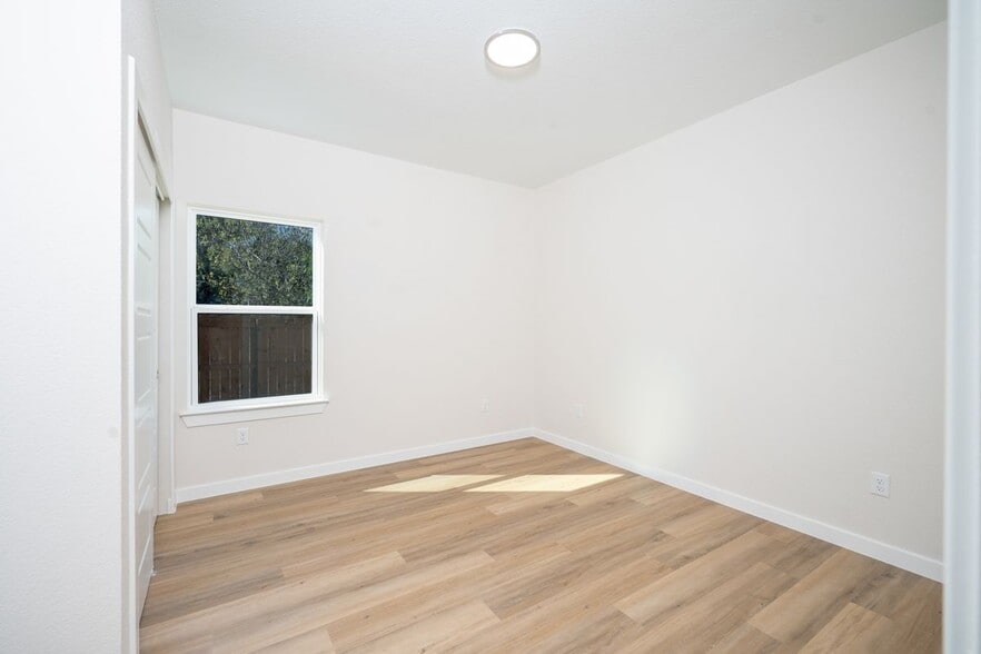 Building Photo - 11215 Link