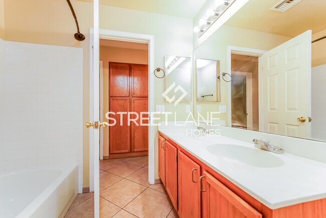 Building Photo - NOW REDUCED!