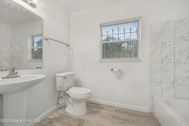 Building Photo - 990 Pinson Blvd