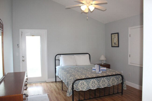 Building Photo - Furnished Riverview Home w/ Pool