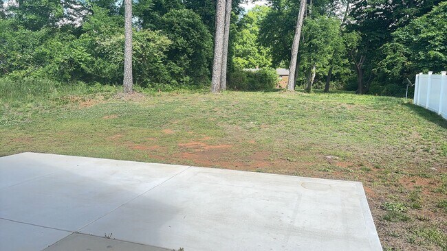 Building Photo - Pristine, Move In ready home in the Berryh...