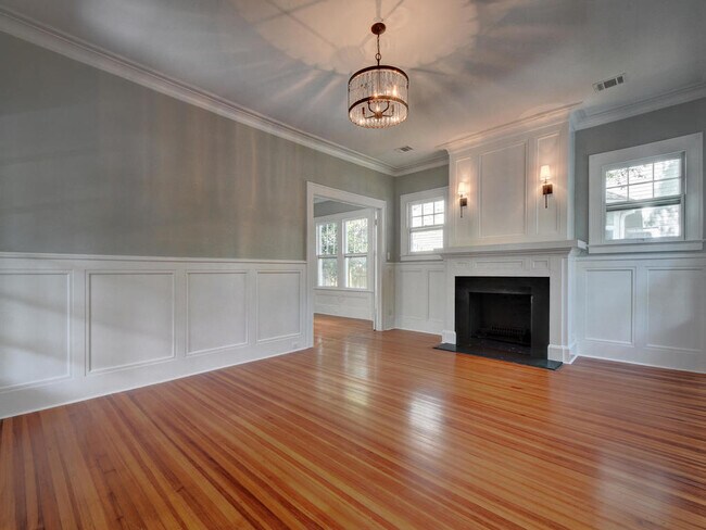 Building Photo - UT PRE-LEASE: Luxury 4 bedroom home in Wes...