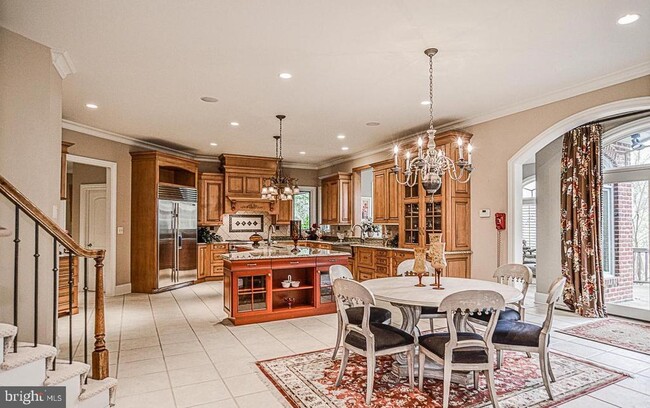 Building Photo - 7841 Montvale Way
