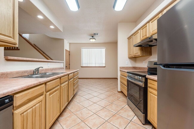 Building Photo - 2353 Saturn Cir