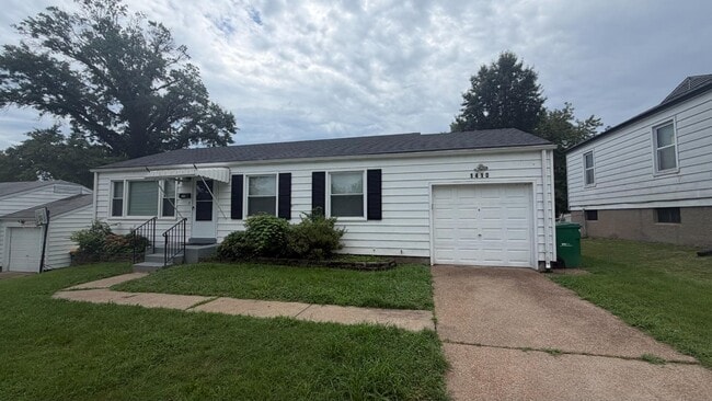 Building Photo - 1410 Akron Dr