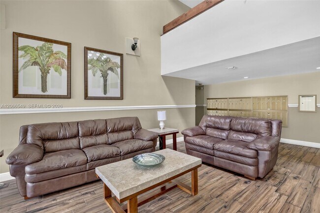 Building Photo - 220 Lakeview Dr