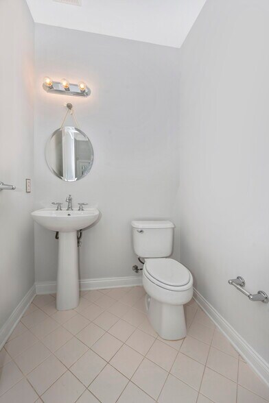 Powder Room - 22130 Fair Garden Ln