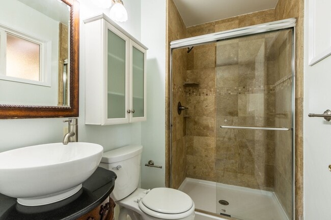 Building Photo - Beautiful & bright 3 bed / 2 Bath San Brun...