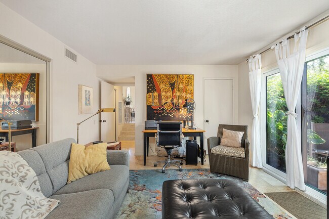 Building Photo - 73419 Foxtail Ln