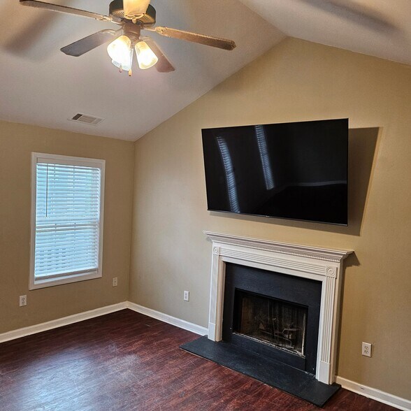 Building Photo - 187 Pine Ridge Trace