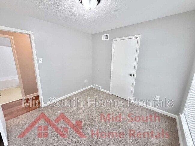 Building Photo - 4627 Crystal Springs Dr