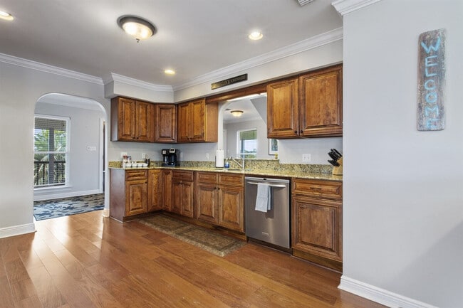 Building Photo - 1317 Beards Cove Dr