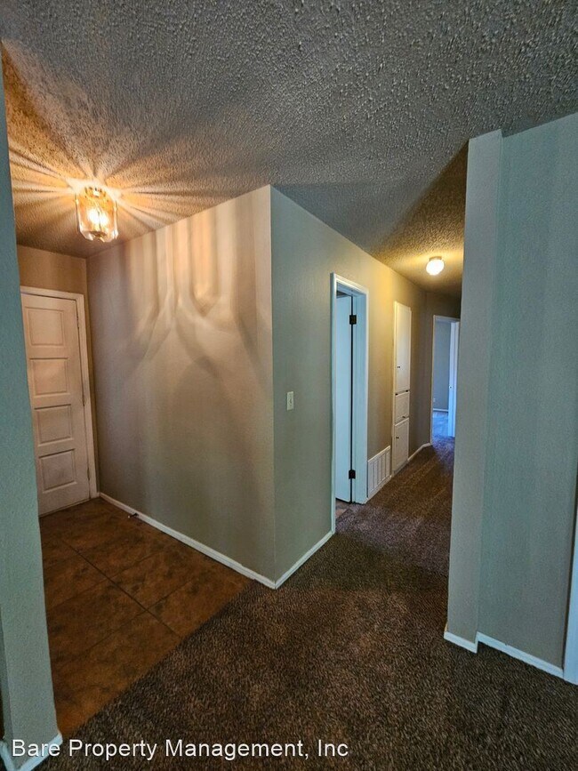 Building Photo - 3 br, 2 bath House - 1703 Village Drive