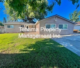 Building Photo - Charming 3 bedroom 1 bath with spacious bo...