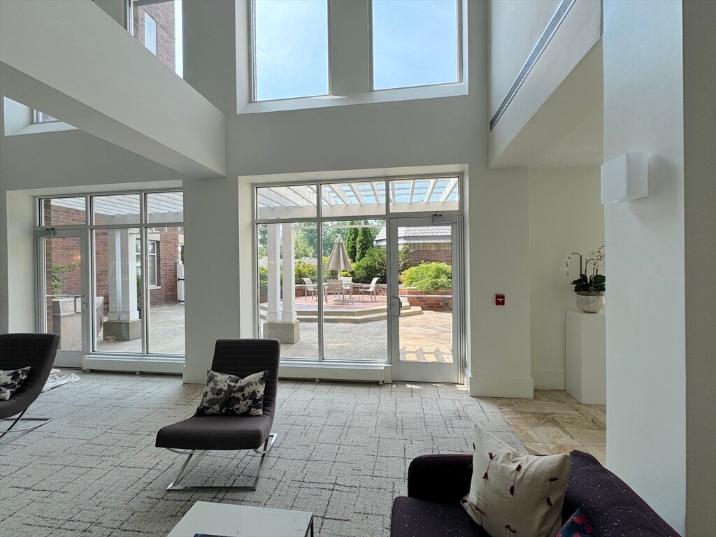 Building Photo - 950 Massachusetts Ave