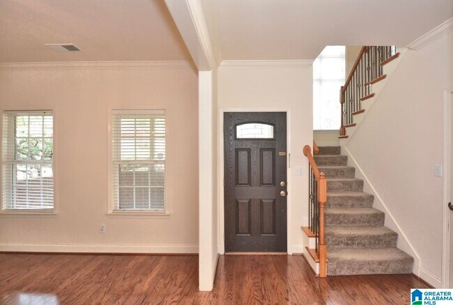 Building Photo - 107 Castlehill Dr