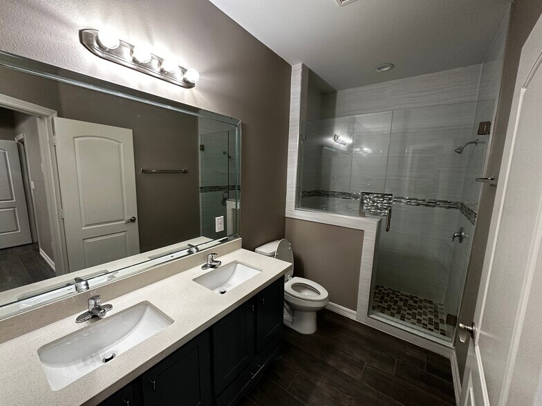 Building Photo - 2005 Harrison St