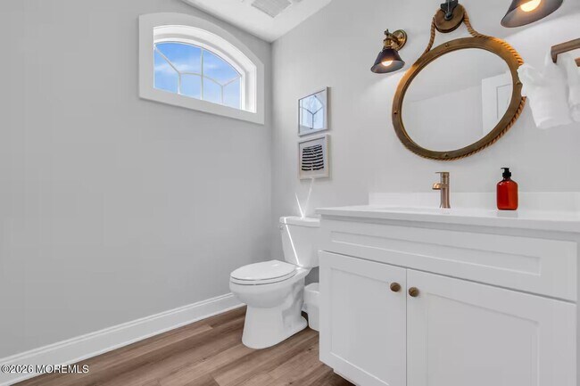 Building Photo - 13 5th Ave