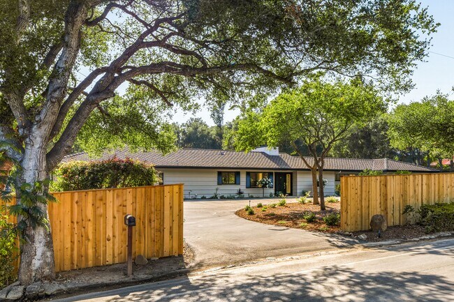 Building Photo - 579 Hot Springs Rd