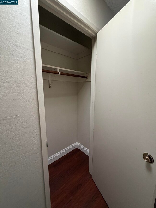 Building Photo - 1209 St Louis Dr