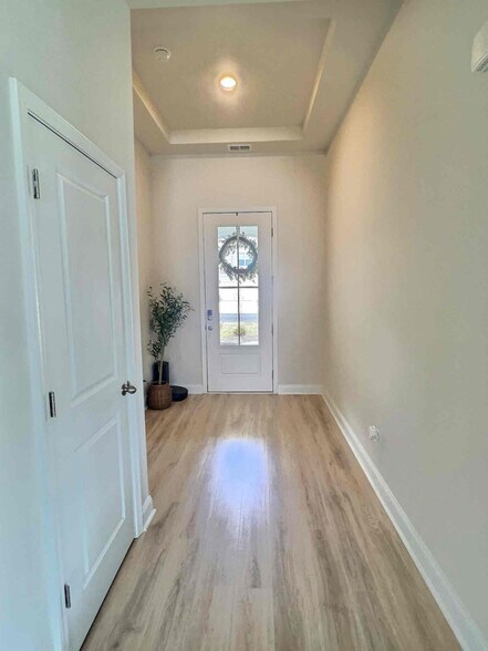 Building Photo - 353 Cattle Dr Cir