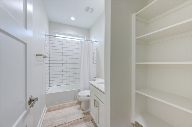 Building Photo - 22534 Petrizzi Ln