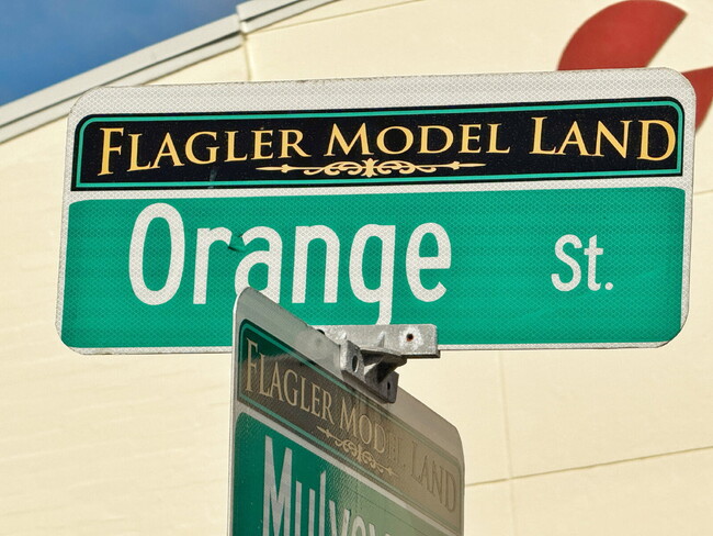 Building Photo - Historic Downtown | 4BR/4BA | Near Flagler College