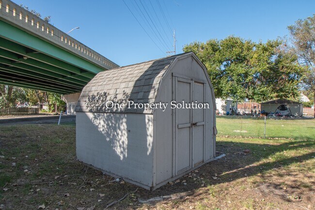 Building Photo - 1209 Logan St