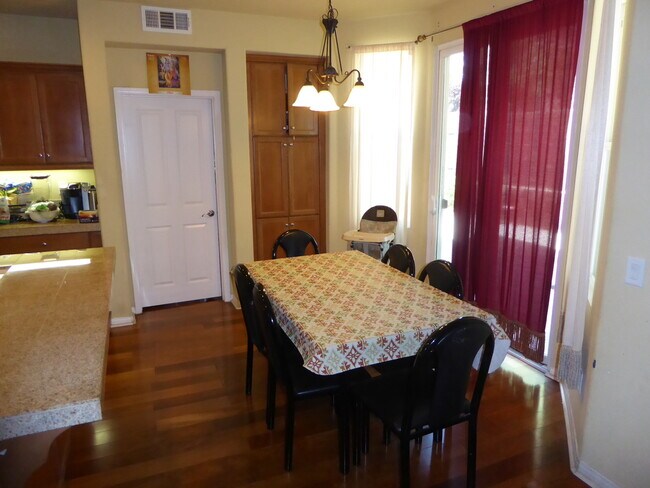 Building Photo - COMING SOON! 4 Bedroom Home in the Canyon Gate Community in Newhall!