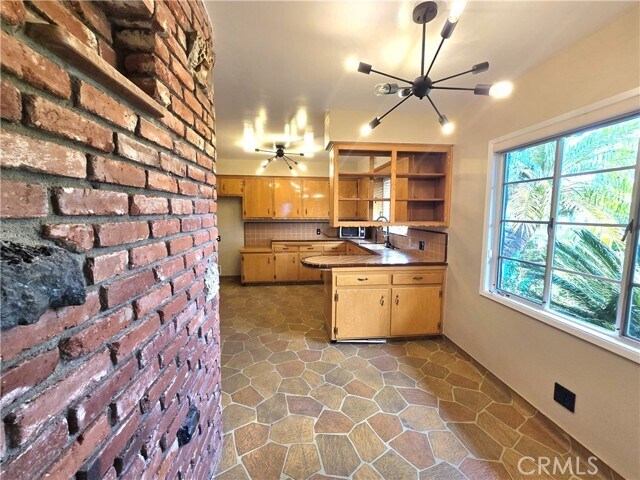 Building Photo - 932 W Granada Ct