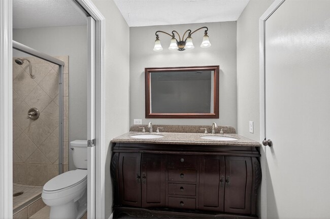 Building Photo - 9723 Halkirk St