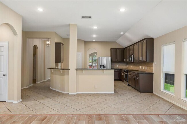 Building Photo - 3007 San Rafael St
