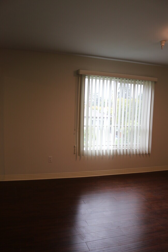 Building Photo - 4904 Laurel Canyon Blvd
