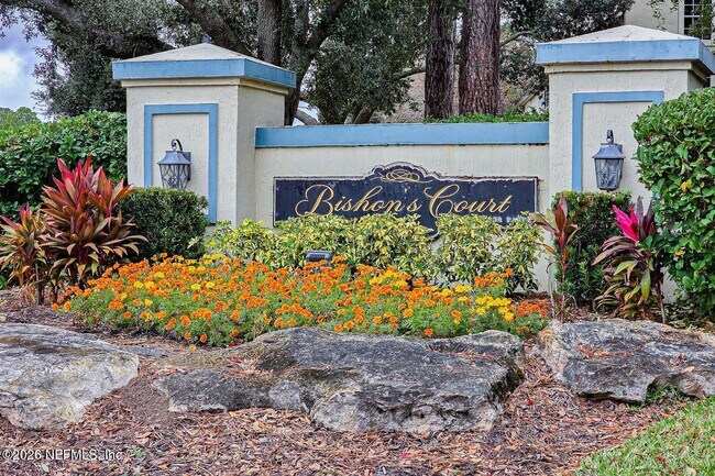 Building Photo - 13703 Richmond Park Dr N