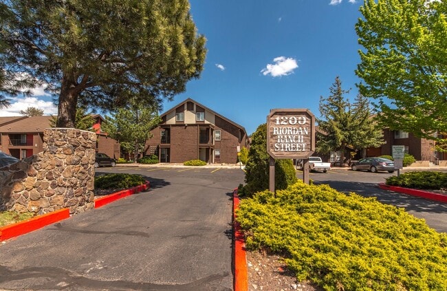 Primary Photo - WON'T LAST, NEXT TO NAU: 2 Bed/2 Bath Cond...