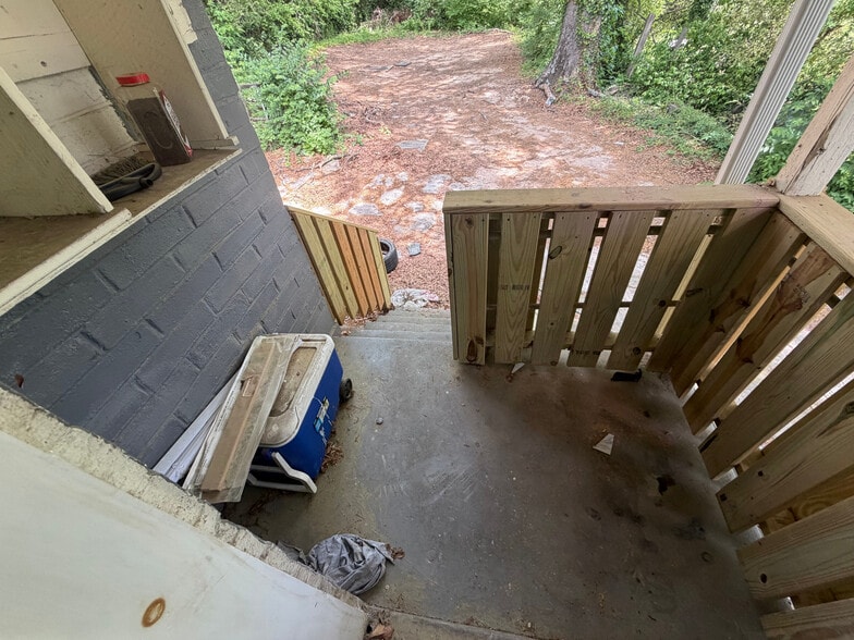 Building Photo - Room in Duplex on M.L.K. Jr Dr SW