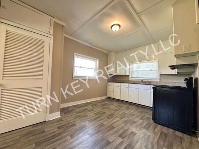 Building Photo - Home for rent in Adamsville **ACCEPTS SECT...