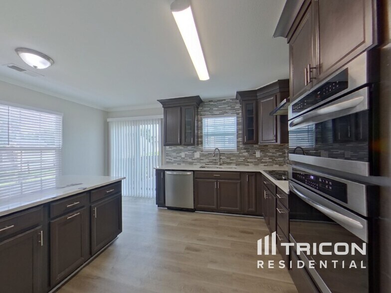 Building Photo - 5141 Grays Ridge Dr