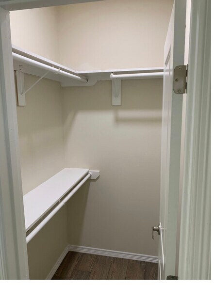 Building Photo - 1810 W Cortlandt St